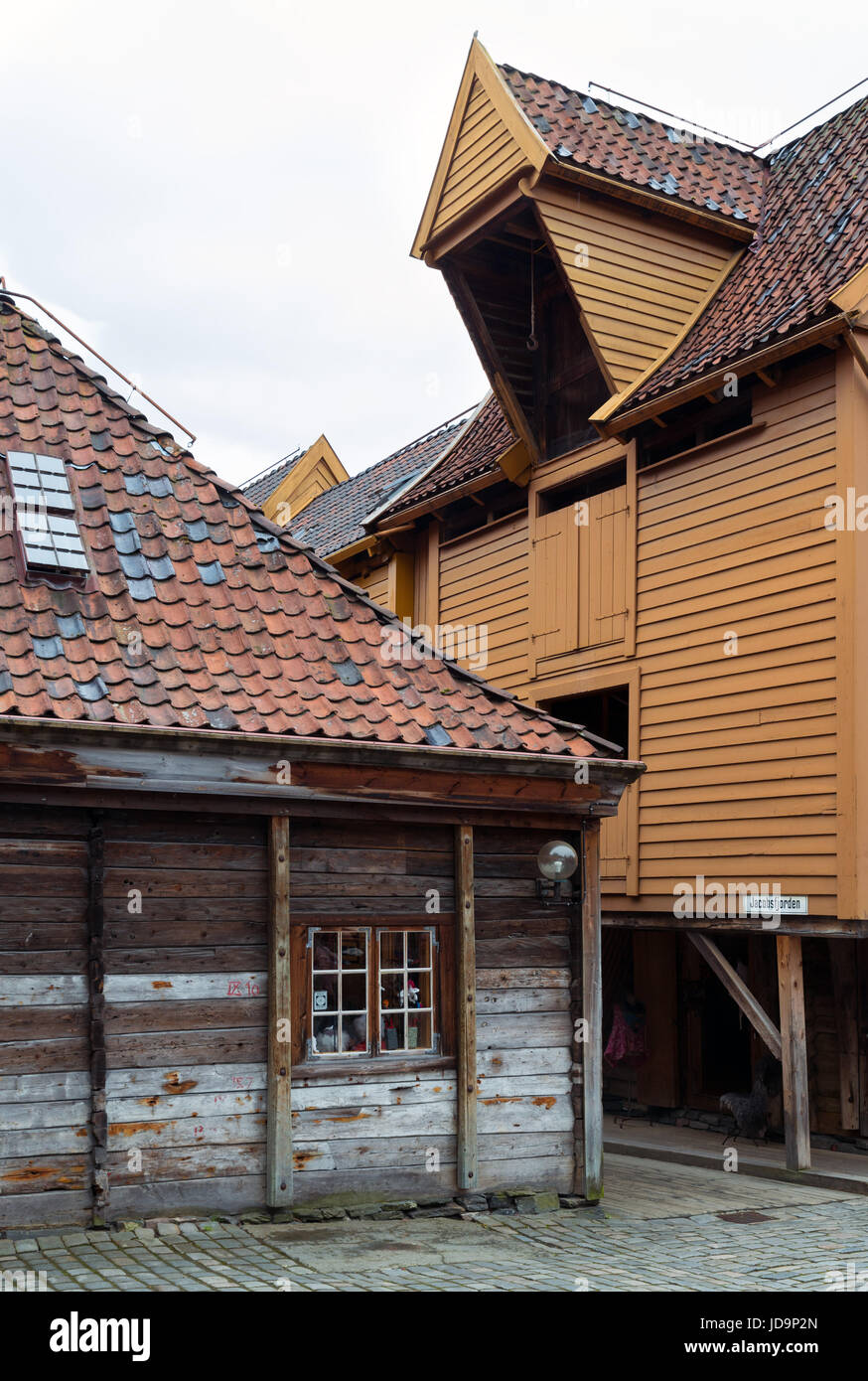 BERGEN, Norwegen - 2. Juni 2017: Innenraum des hanseatischen Quartier. Eine typische Ecke Stockfoto