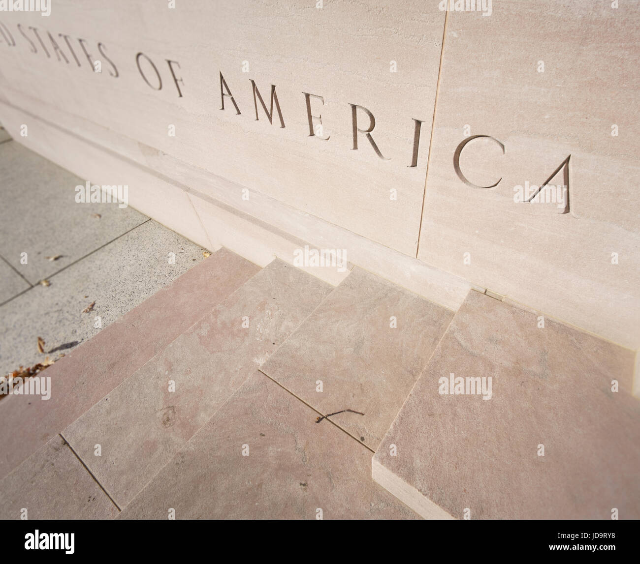 Hohe Angleview, Nahaufnahme, Vereinigte Staaten von Amerika, geschnitzten Buchstaben auf Stein. Hauptstadt Washington Usa 2016 fallen Stockfoto