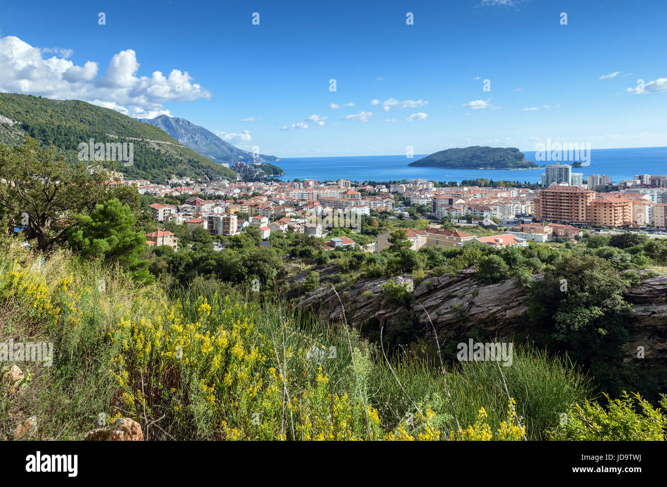 Panorama-Landschaft von Budva Riviera. Balkan, Adria, Europa. Blick vom Gipfel des Berges Stockfoto