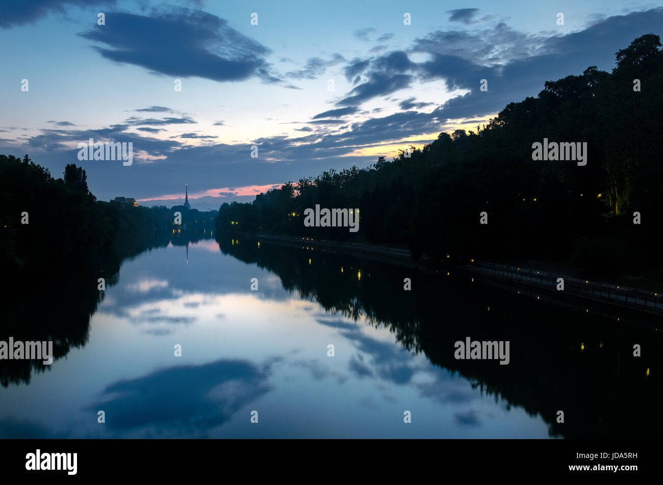 Turin-Panoramablick auf Fiume Po und Mole Antonelliana Stockfoto