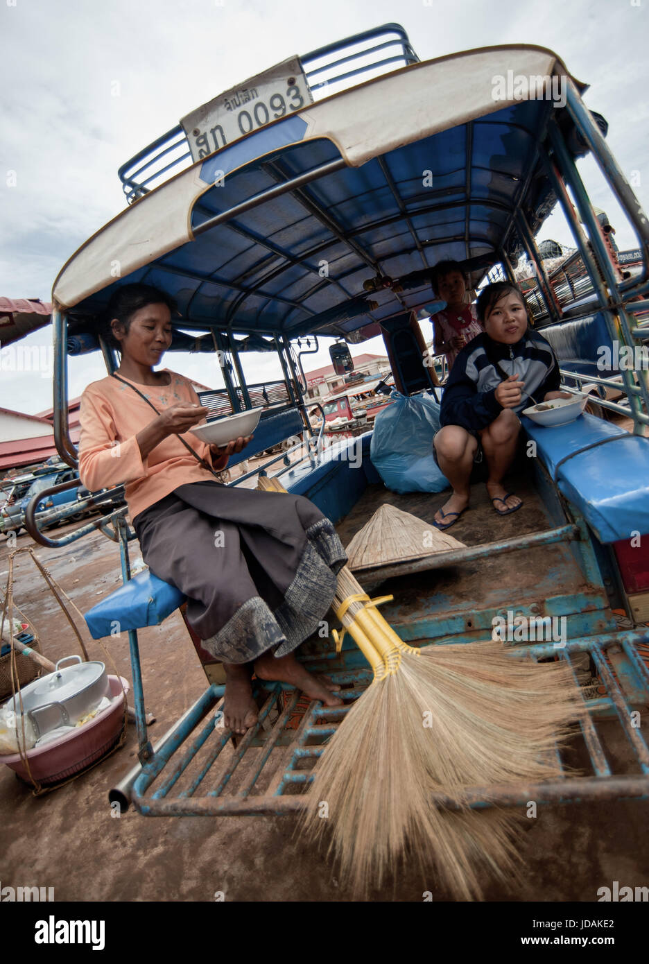 PAKSE, LAOS - AUGUST 12: Ansicht eines Marktes in Pakse Stadt ist die drittgrößte Stadt in Laos mit einer Bevölkerung von etwa 87.000 Champasak Halbin s Stockfoto