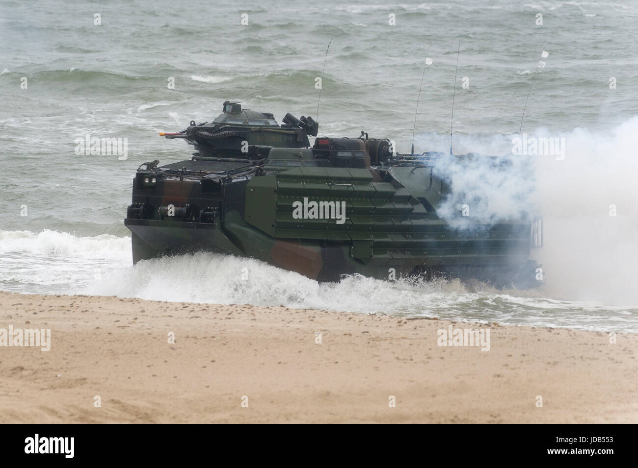 Ein amerikanischer Angriff amphibische Fahrzeug AAV-7 ist der Landung am Strand während der 45. Ausgabe des BALTIC OPERATIONS Übung BALTOPS 2017 in Ustka, Pol Stockfoto