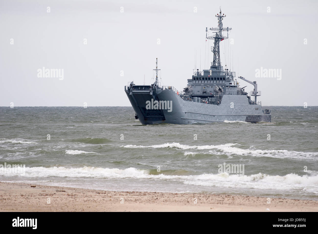 Ein polnischer Minenleger-Landungsschiff ORP Krakau während der 45. Ausgabe des BALTIC OPERATIONS Übung BALTOPS 2017 in Ustka, Polen 14. Juni 2017 © Wojciec Stockfoto