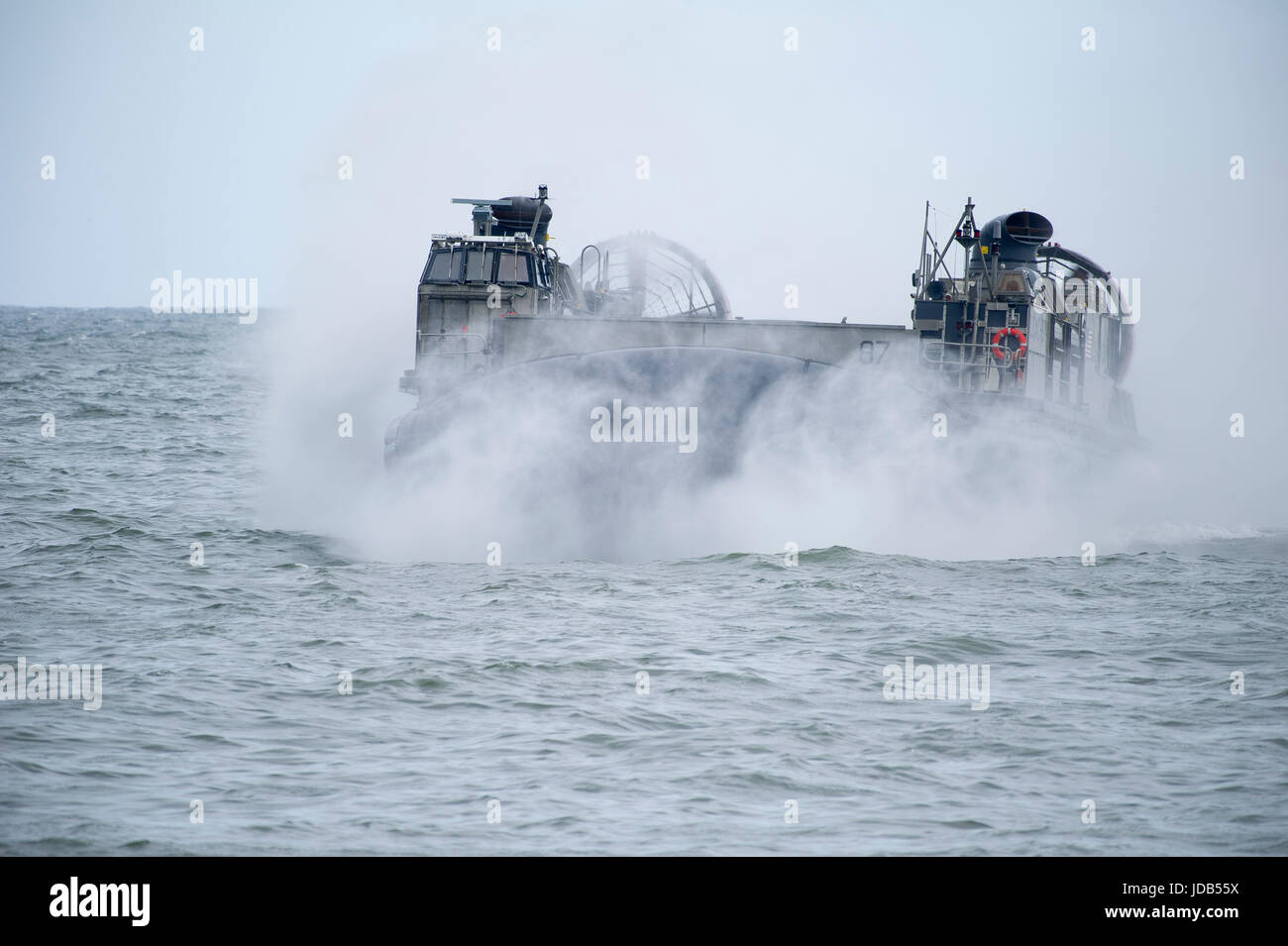 Eine amerikanische Landing Craft Air Cushion LCAC 87 während der 45. Ausgabe der Übung BALTOPS 2017 BALTIC OPERATIONS in Ustka, Polen, 14. Juni 2017 © Wojc Stockfoto