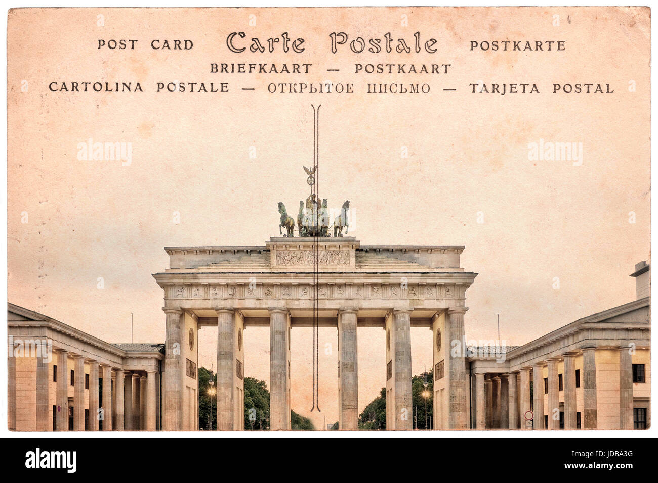 Brandenburger Tor in Berlin, Deutschland, Collage auf Sepia alte Ansichtskarte Hintergrund Stockfoto