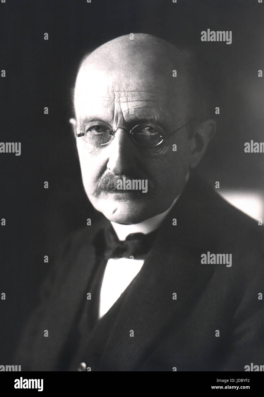 Max Planck (1858-1947), deutscher theoretischer Physiker, war der Begründer der Quantentheorie, wofür er den Nobelpreis für Physik 1918 gewann. Stockfoto