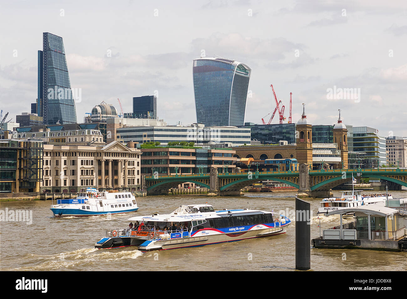 Financial District of London und die Themse Stockfoto