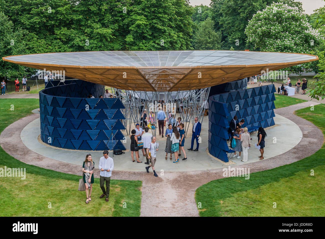 Hyde Park, London, UK. 20. Juni 2017. Die neuen Serpentine Pavillon von Diebedo Francis Kere entworfen wird außerhalb der Serpentine Gallery in Hyde Park eröffnet. Bildnachweis: Guy Bell/Alamy Live-Nachrichten Stockfoto