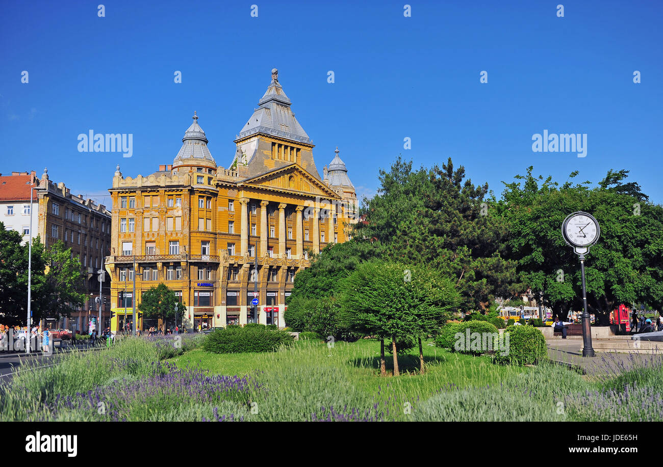 BUDAPEST, Ungarn - 16.Mai: Blick auf die Gebäude im Zentrum von Budapest am 16. Mai 2016 Az-Anker. AZ-Anker ist der erste Block von Wohnungen in Budapest Stadt Stockfoto