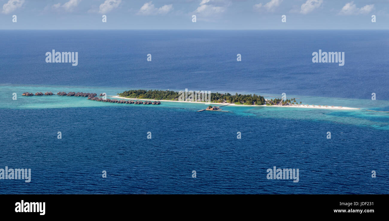 Tropischen Insel mit Palmen, Ari Atoll, Indischer Ozean, Malediven Stockfoto