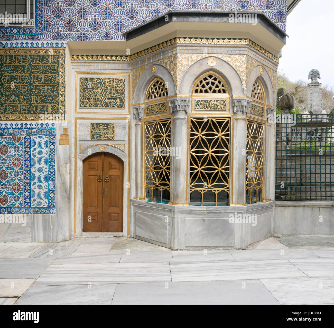 Außenansicht des Heiligtums von Hazrat Abu Ayub Ansari, Eyüp Sultansmoschee Stockfoto