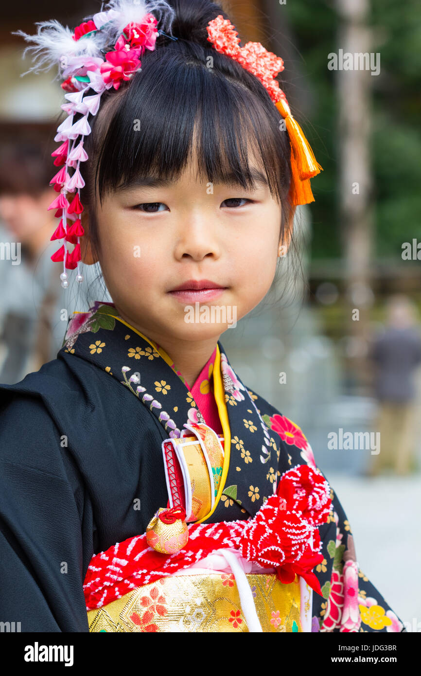 Japanese Girl feiert die "Shichi-Go-San" - eine traditionelle Rite de Passage und Festival-Tag in Japan Stockfoto