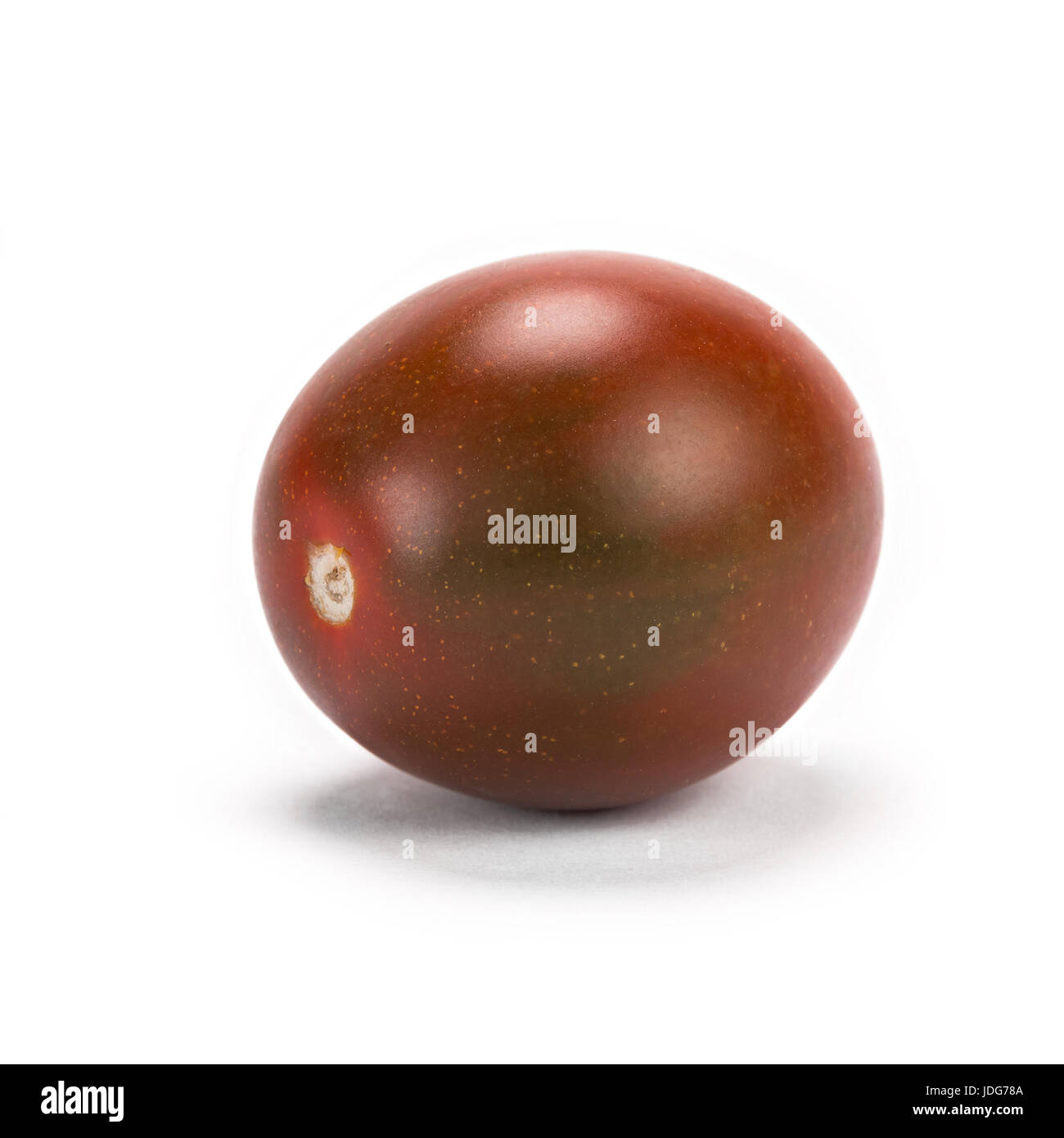 Mehrfarbige Cherry-Tomate isoliert auf weißem Hintergrund. Stockfoto