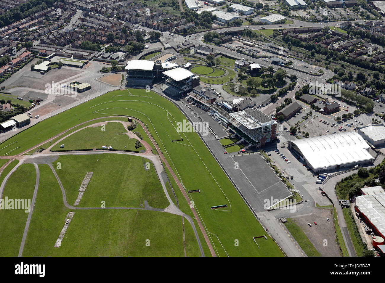 Luftaufnahme der Aintree Racecourse in Liverpool, Großbritannien Stockfoto