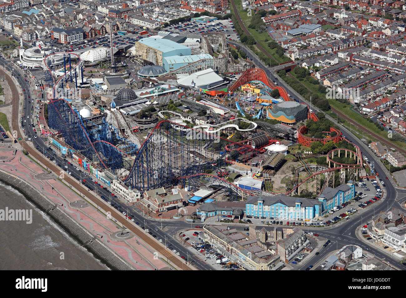 Luftaufnahme von Blackpool Pleasure Beach, UK Stockfoto