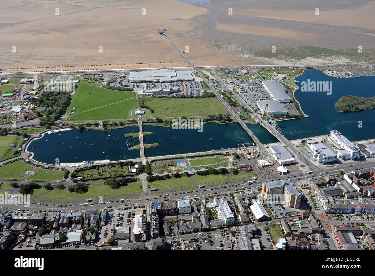 Luftbild von Southport Pier und Marine Road, Lancashire, UK Stockfoto