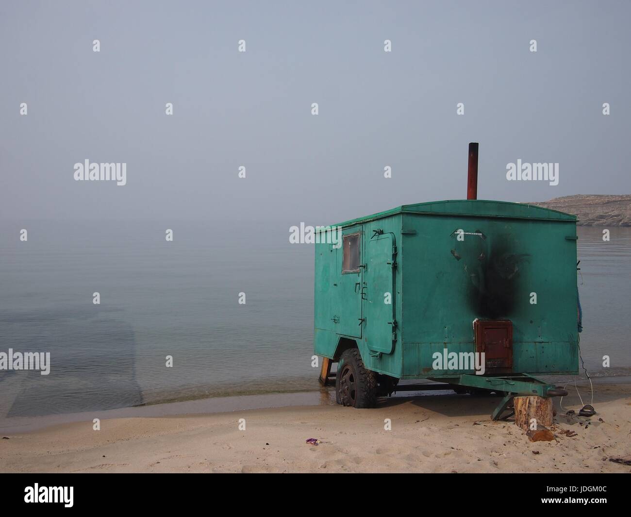 Eine traditionelle russische Sauna (Banja) am Rande des Baikalsees. Es ist üblich, in der Sauna sitzen und gehen dann hinaus in den Baikalsee, wieder einfrieren Stockfoto