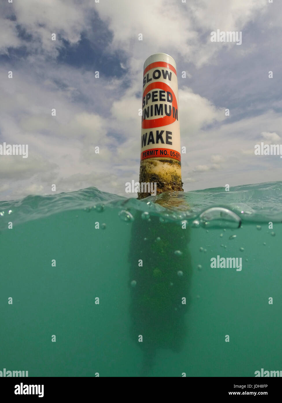 Split shot halb und halb mit minimaler wake Boje - Anna Maria Island, Florida, USA Stockfoto