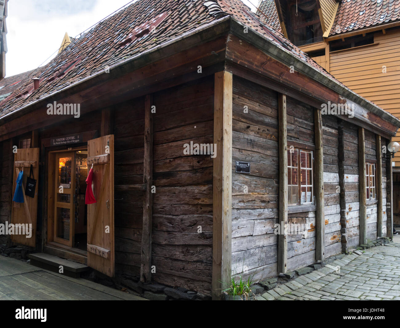 Erhaltenen Holzbauten Hanseatic Geschäftshaus Gehäuse Bryggen Visitor Centre Bergen Norwegen Tyskebryggen; UNESCO-Weltkulturerbe Stockfoto