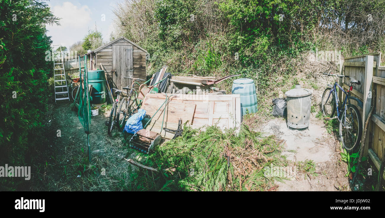 Ungepflegte Garten Hof Stockfoto
