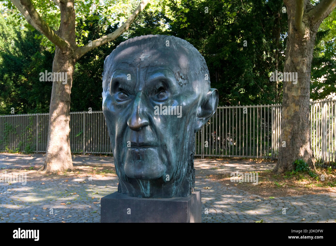 Europa, Deutschland, Nordrhein-Westfalen, Bonn, Büste Konrad Adenauer,  Bundeskanzler im Jahr 1949 – 1963, Bildhauer: Hubertus von Pilgrim,  München, Europa Stockfotografie - Alamy