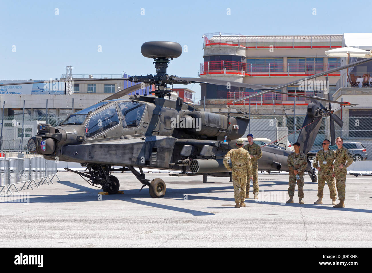 Paris-Le Bourget, Frankreich. 19. Juni 2017. Präsentation von Boeing AH - 64D Apache Longbow während der 2017 International Paris Airshow. Bildnachweis: Bernard Menigault/Alamy Live-Nachrichten Stockfoto