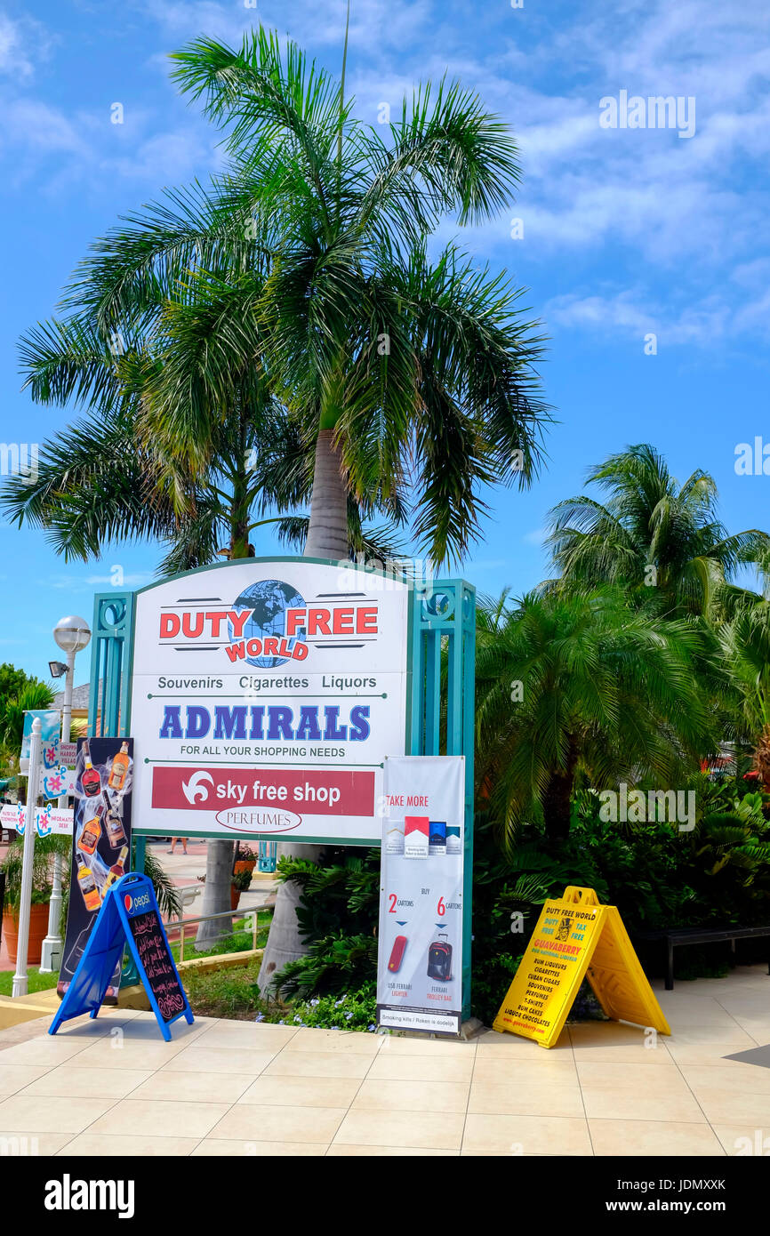 Hafendorf Punkt Duty-Free-Shops auf Karibik Insel St. Maarten/St. Martin Stockfoto