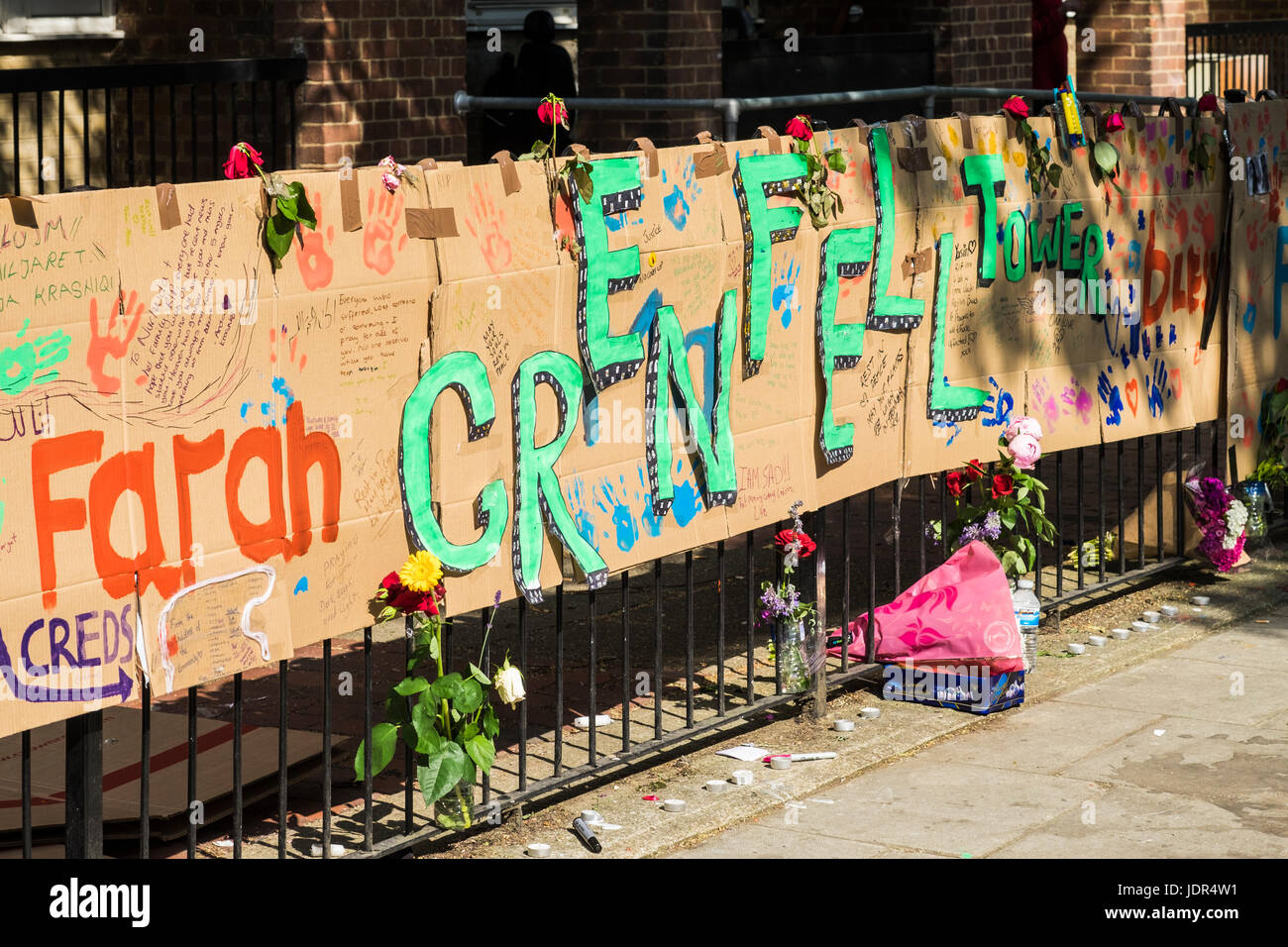 Grenfell Tower Block Feuer, North Kensington, London, England, Vereinigtes Königreich Stockfoto