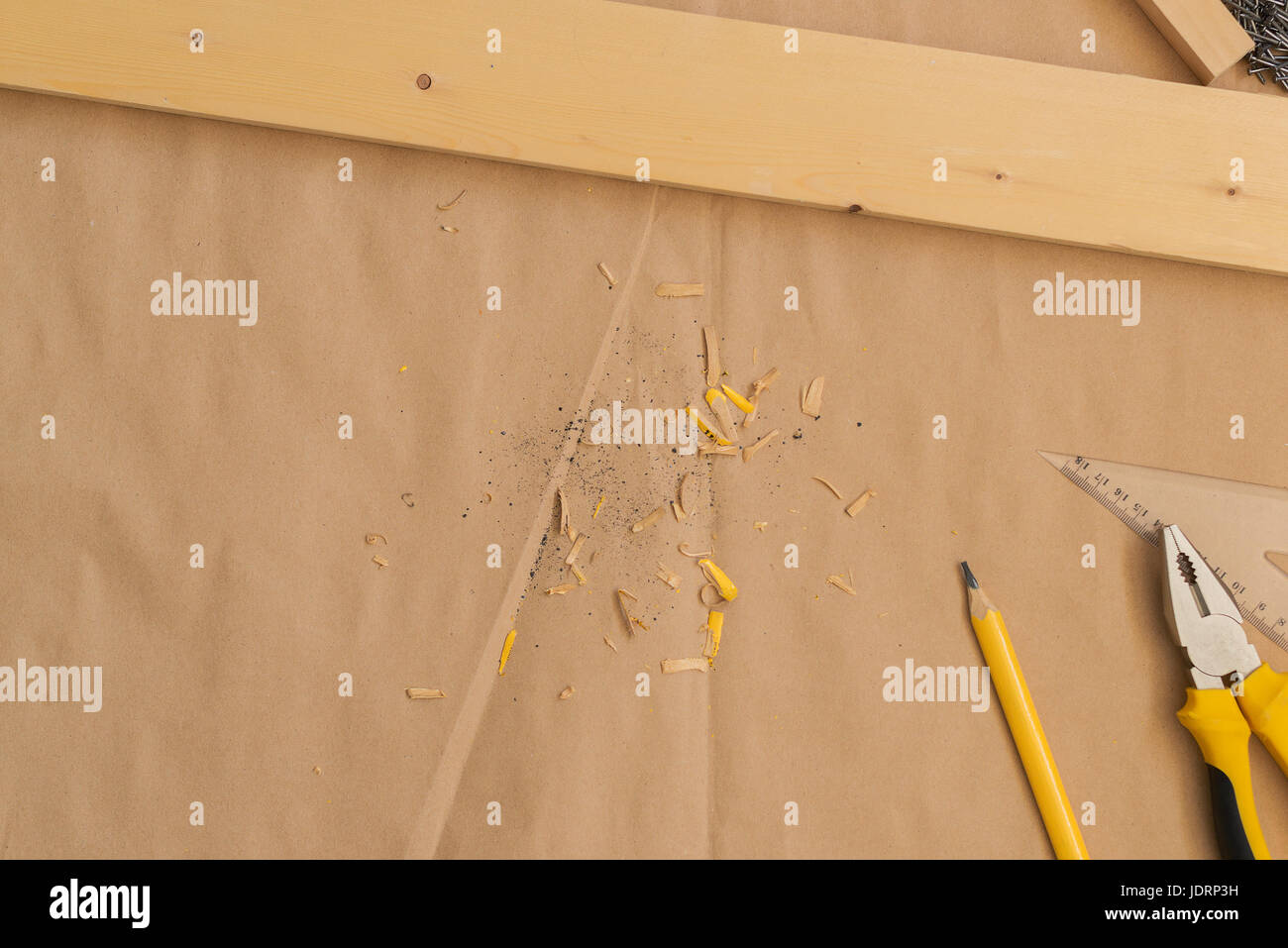 Tischler Heimwerker Werkstatt Schreibtisch Tischplatte für Holzarbeiten Job als Textfreiraum Stockfoto