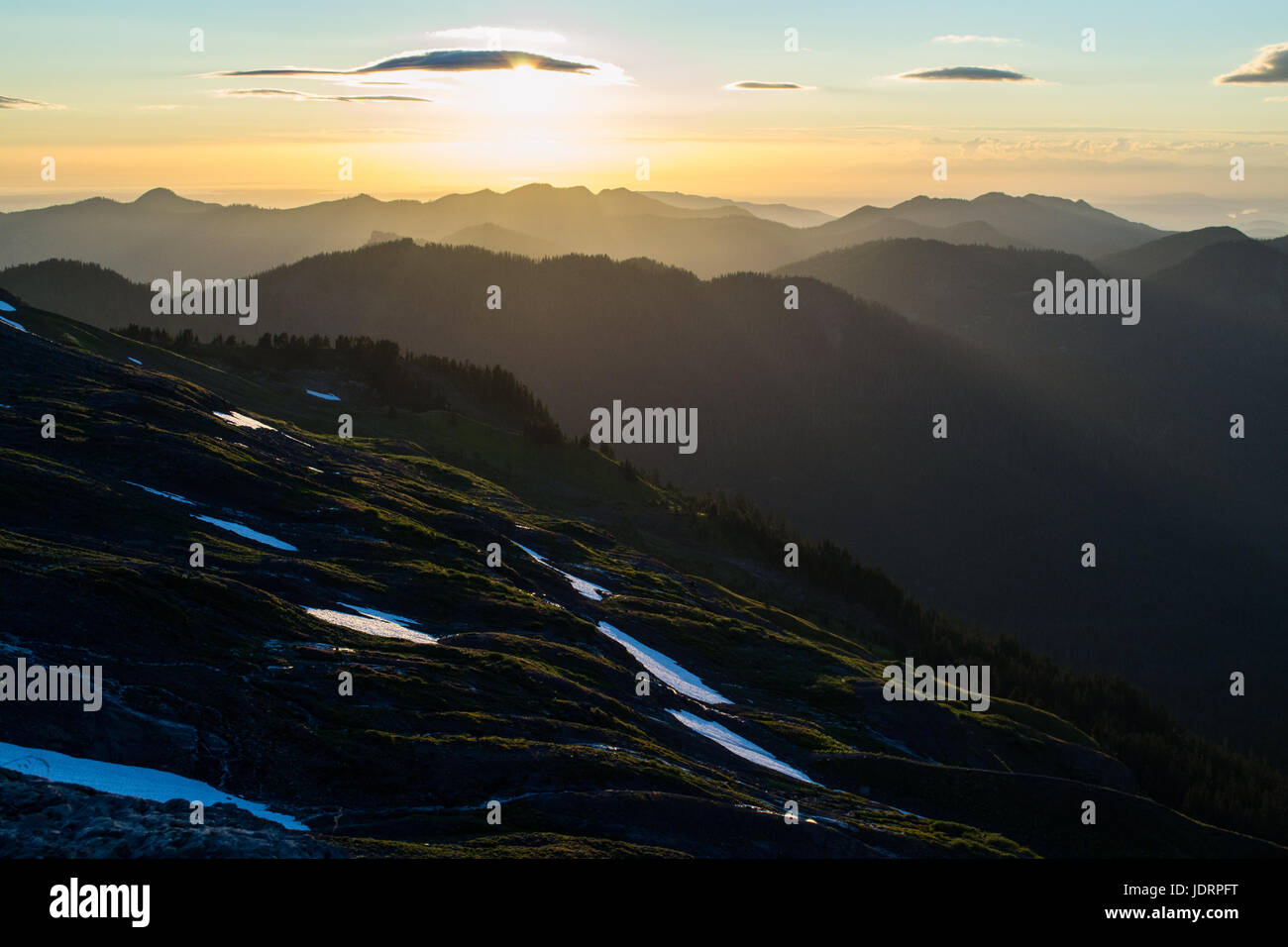 Sonnenuntergang in den Bergen Stockfoto