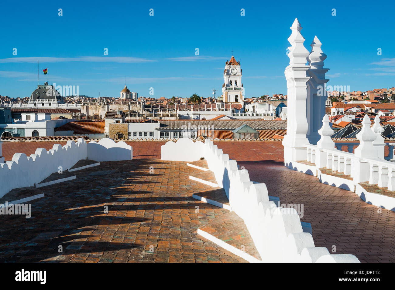Luftaufnahme der Innenstadt von Sucre mit der Kathedrale von Felipe Neri Kloster, Bolivien Stockfoto