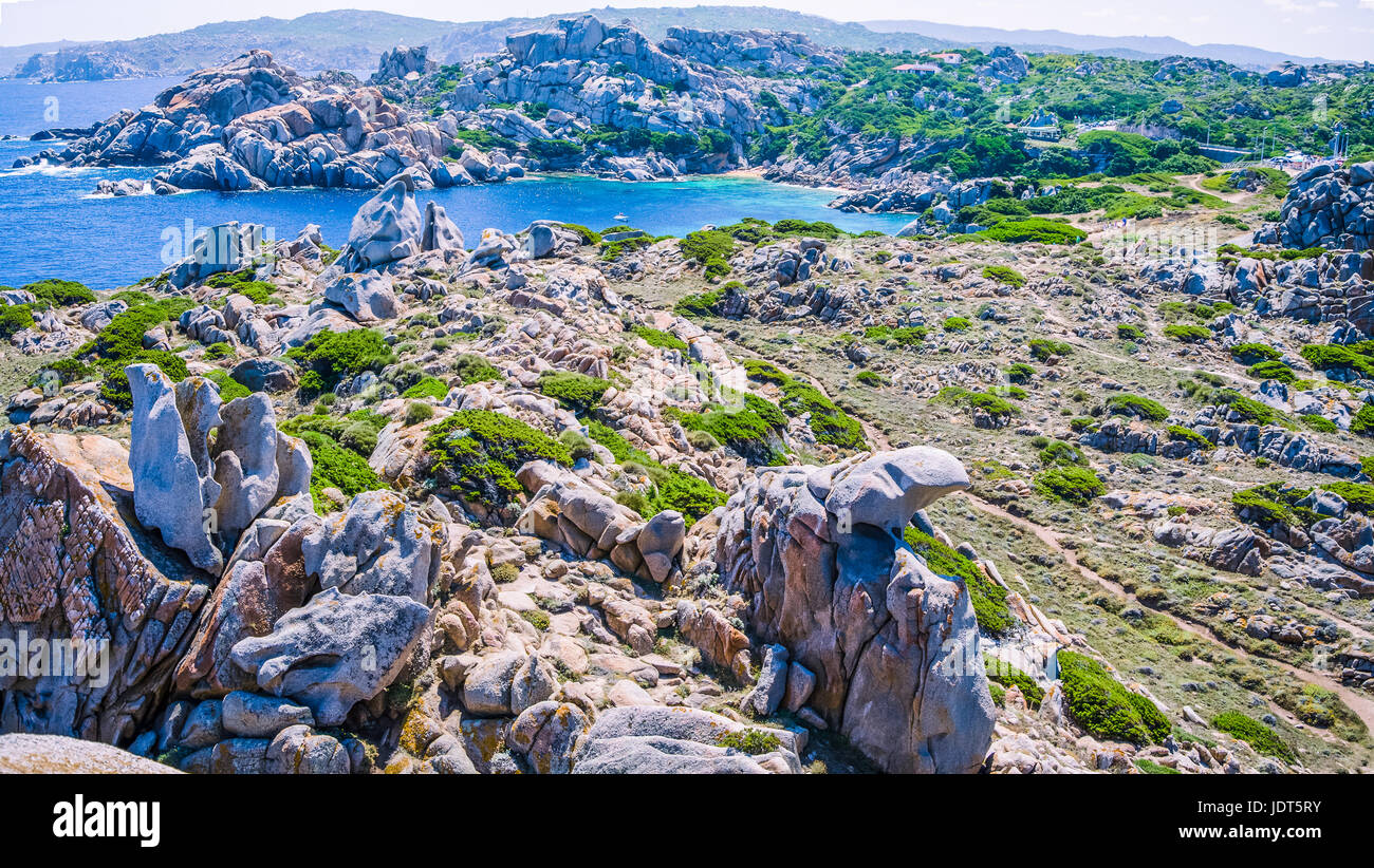 Bizarre Granit Felsformationen in Capo Testa, Sardinien, Italien. Stockfoto