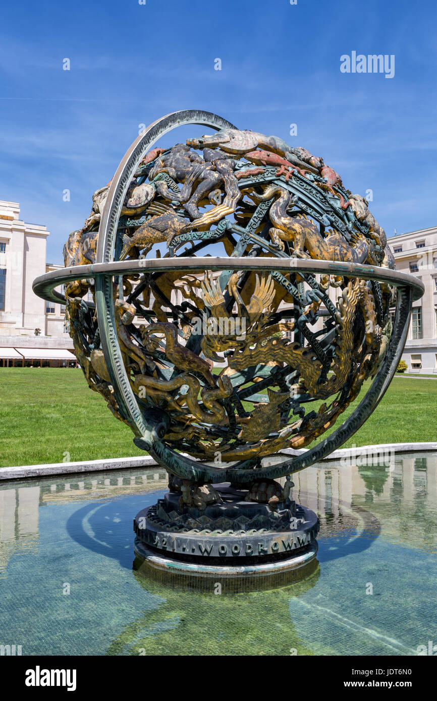 Wilson Globus vor UN-Hauptquartier, Palais des Nations, UN, Genf, Schweiz Stockfoto