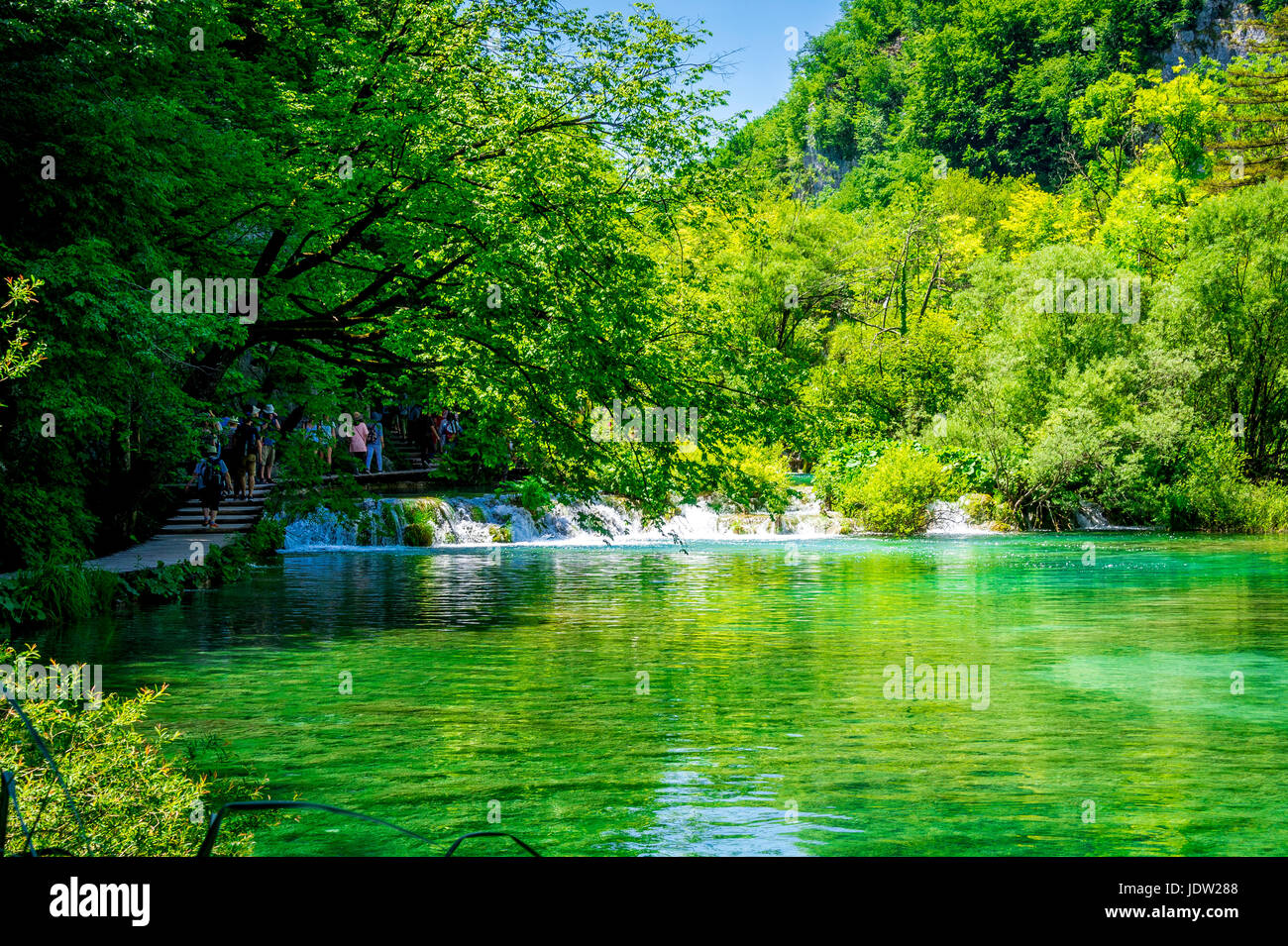 Einer der vielen Wasserfälle im Nationalpark Plitvicer Seen Stockfoto