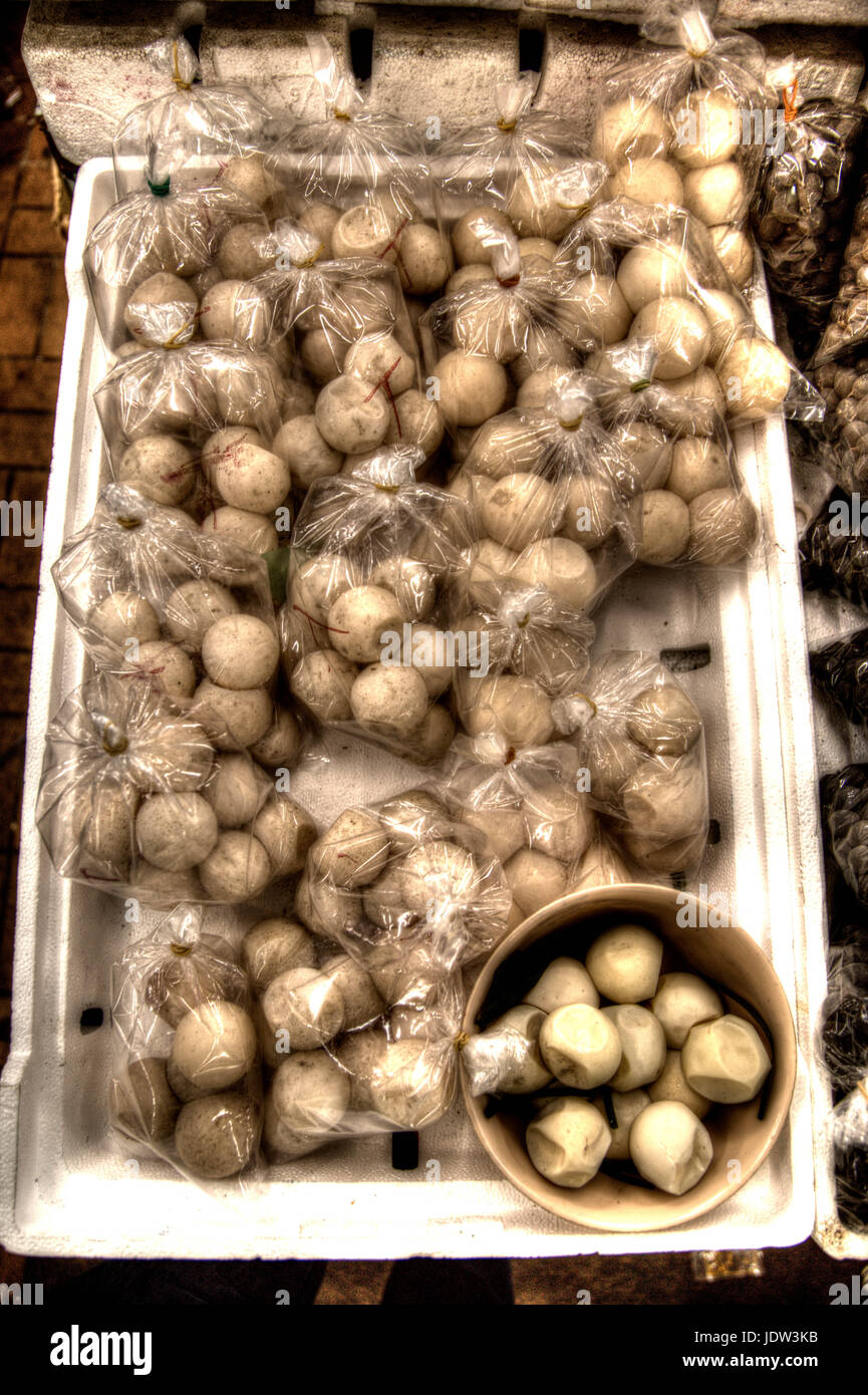 Sea Turtle Eier zum Verkauf in einem malaysischen Markt Stockfoto