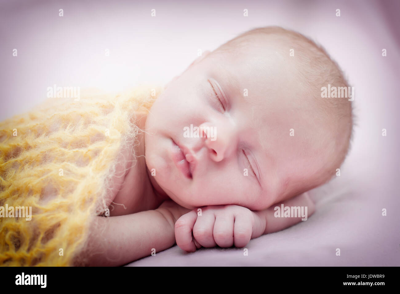 Neugeborenen niedliche kleine Mädchen Stockfoto