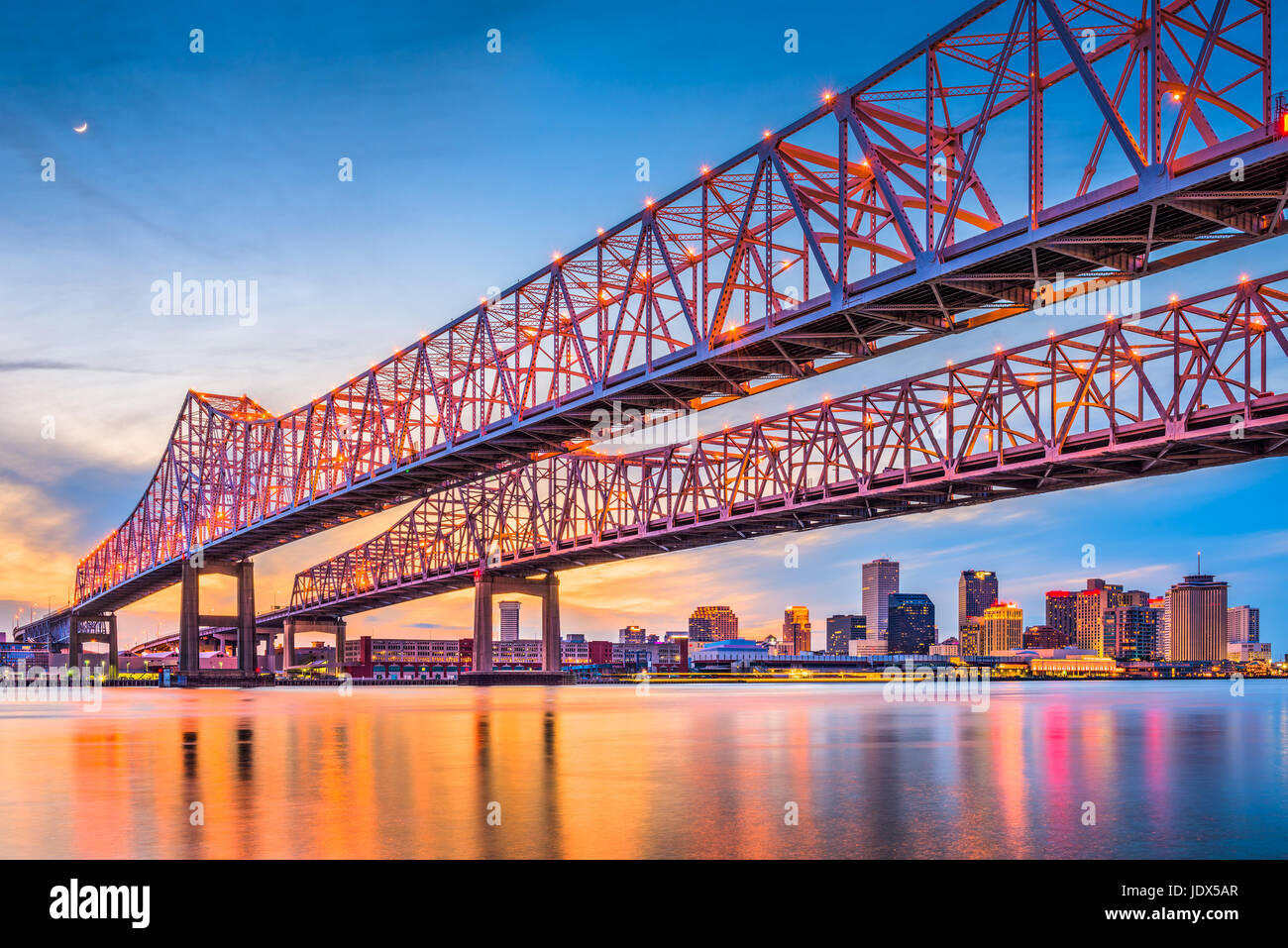 New Orleans, Louisiana, USA Crescent City Verbindung Brücke über den Mississippi River. Stockfoto