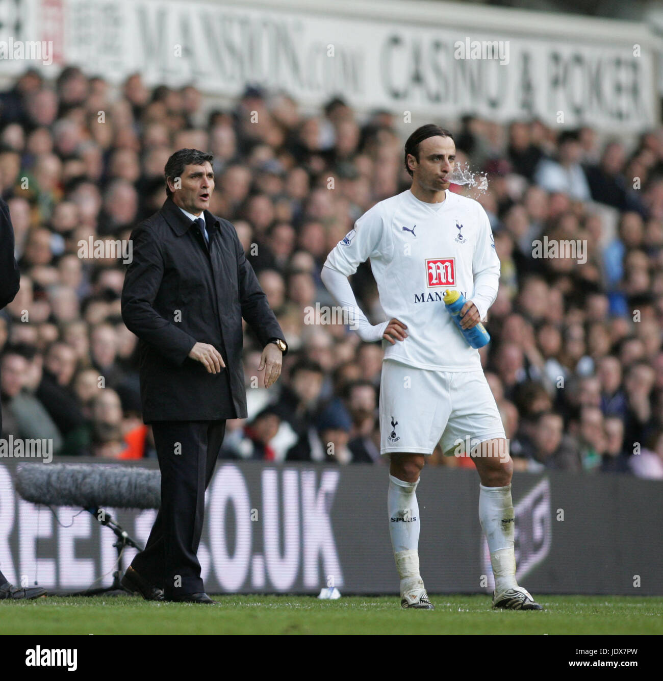 JUANDE RAMOS DIMITAR BERBATOV TOTTENHAM gegen WEST HAM WHITE HART LANE LONDON Großbritannien 9. März 2008 Stockfoto