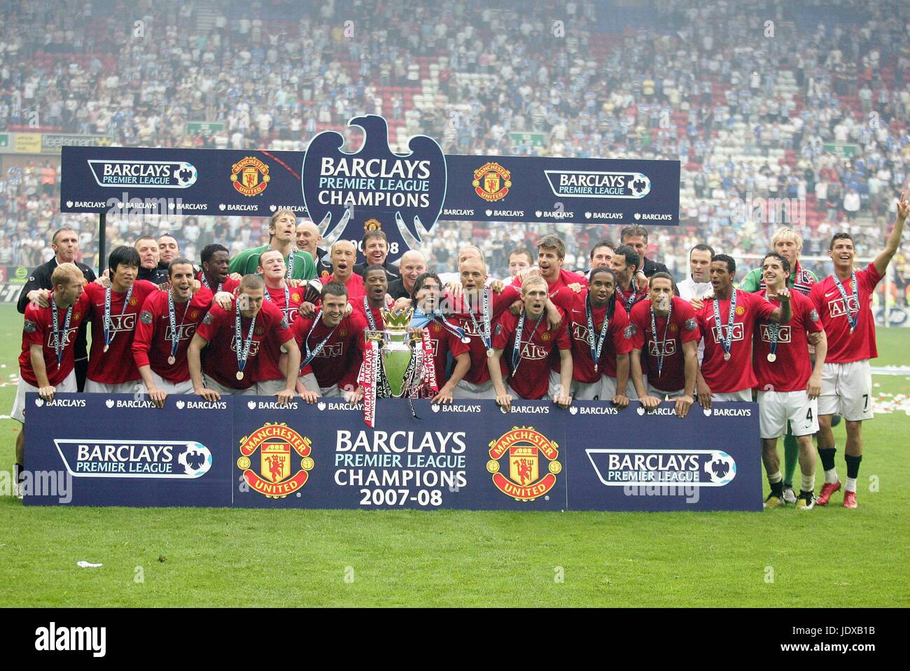 MANCHESTER UNITED TEAM Gruppe PREMIER-LEAGUE-Sieger 07/08 JJB STADIUM WIGAN  ENGLAND 11. Mai 2008 Stockfotografie - Alamy