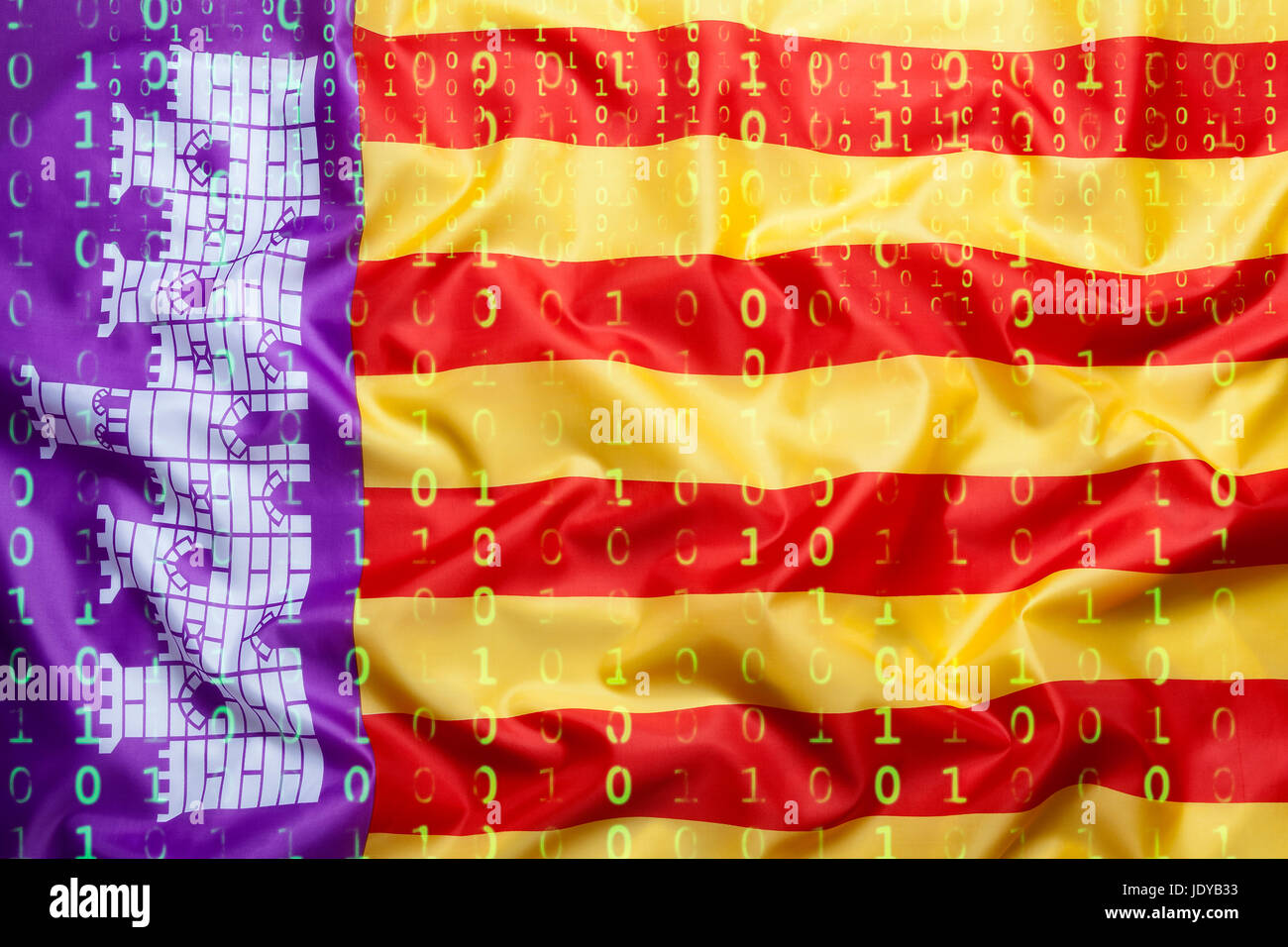 Datenschutz, Binärcode mit Mallorca Flagge Stockfoto