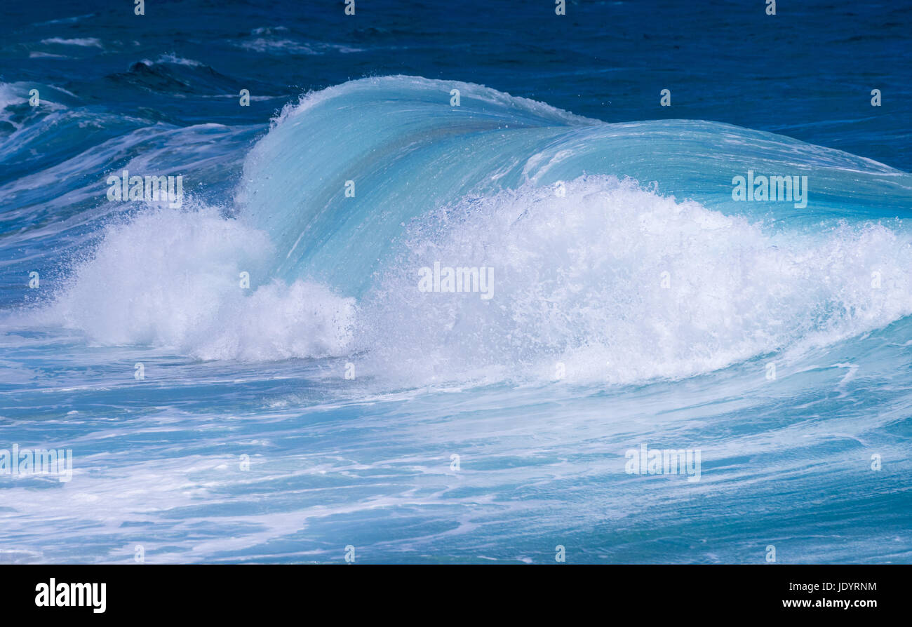 Gefrorene Bewegung der Wellen des Ozeans aus Hawaii Stockfoto