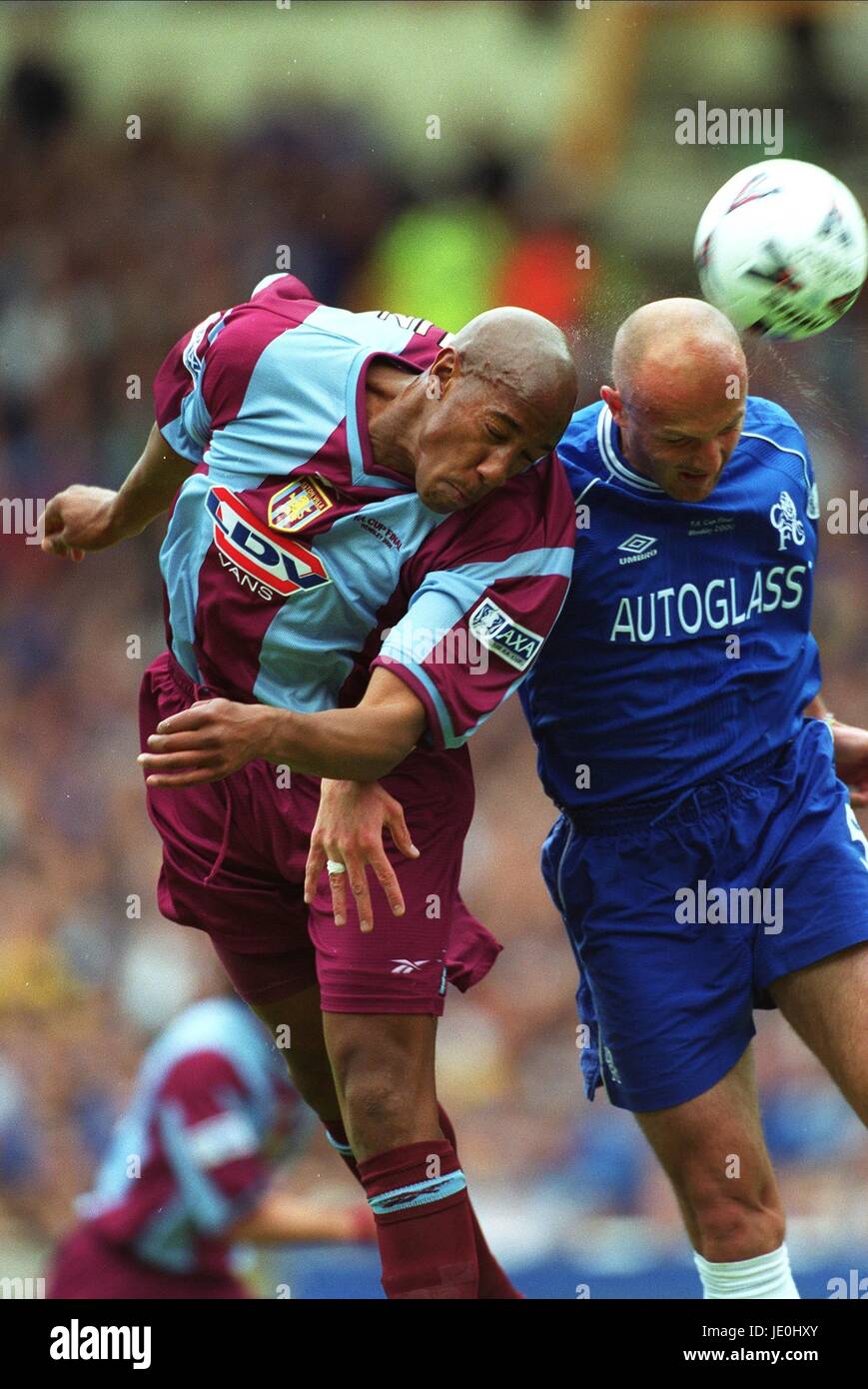 DION DUBLIN & FRANK LEBOEUF ASTON VILLA V CHELSEA 20. Mai 2000 Stockfoto