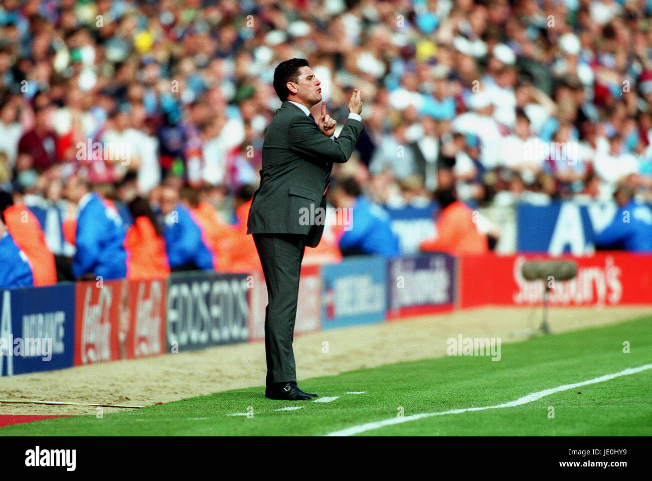 JOHN GREGORY ASTON VILLA FC MANAGER 20. Mai 2000 Stockfoto