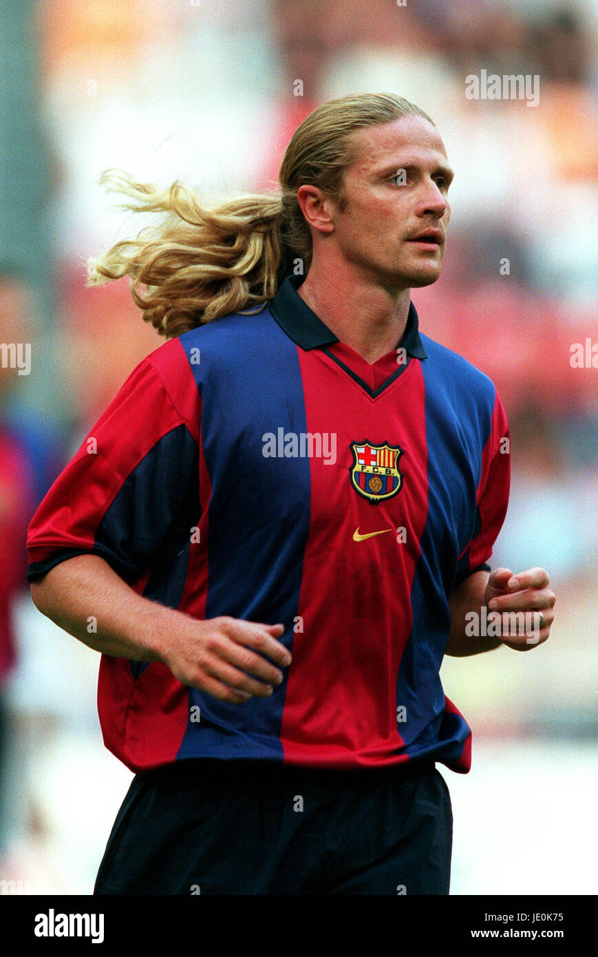 EMMANUEL PETIT FC BARCELONA 5. August 2000 Stockfotografie - Alamy