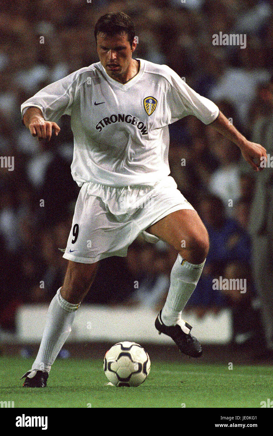 MARK VIDUKA LEEDS UNITED FC LEEDS ELLAND RD 8. August 2000 Stockfoto