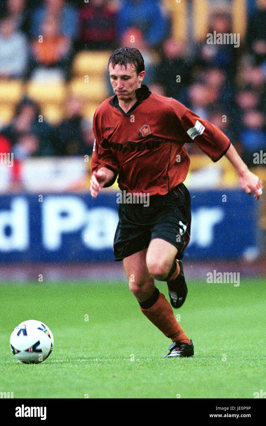 LEE NAYLOR WOLVERHAMPTON WANDERERS FC WOLVERHAMPTON MOLINEUX WOLVERHAMPTON ENGLAND 24. September 2000 Stockfoto