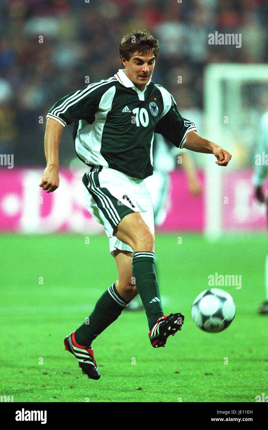 SEBASTIAN DEISLER Deutschland & HERTHA BERLIN Olympiastadion München 1. September 2001 Stockfoto