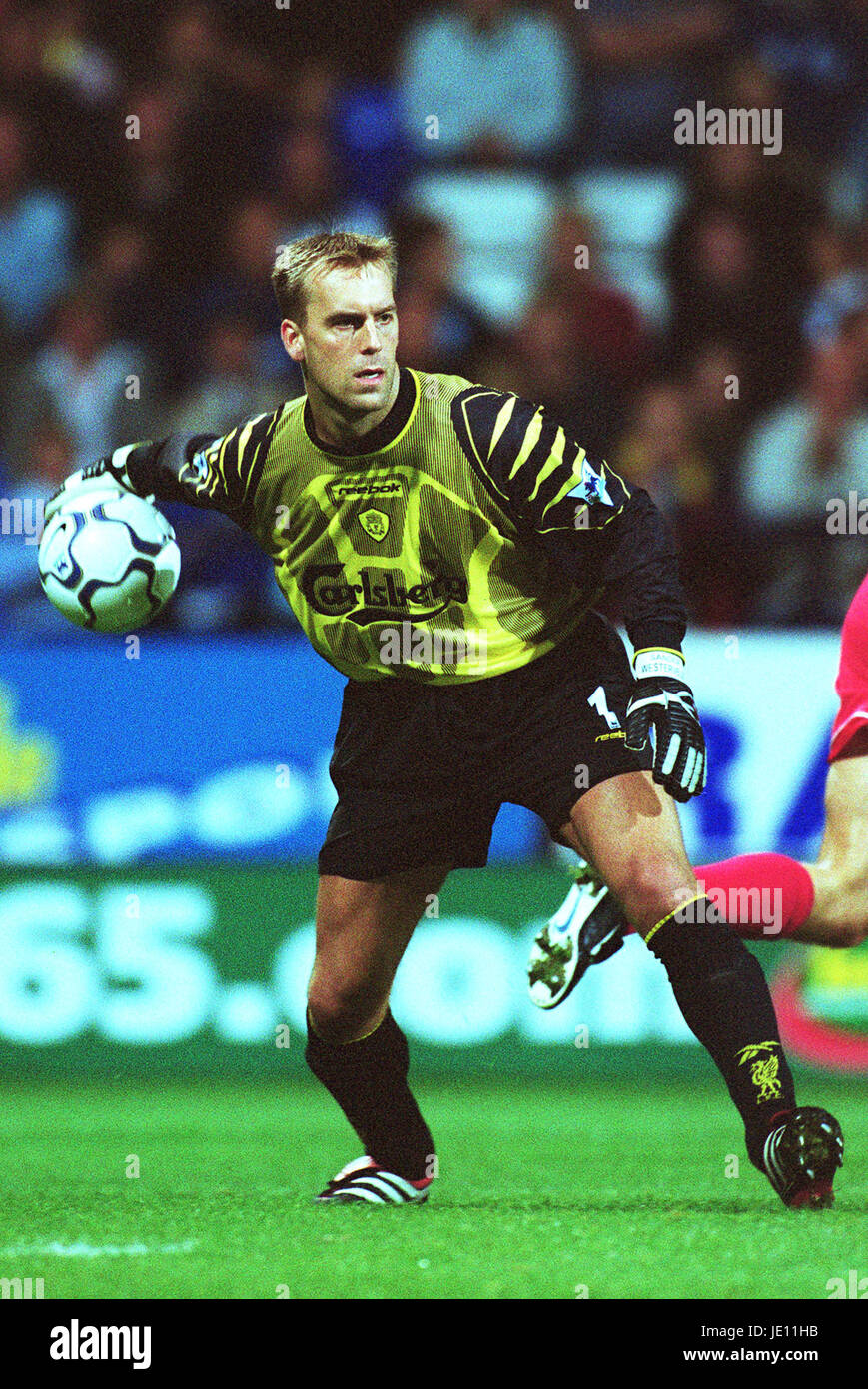 SANDER WESTERVELD LIVERPOOL FC REEBOK STADIUM BOLTON ENGLAND 27. August 2001 Stockfoto