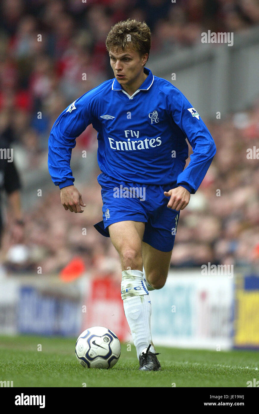 JESPER GRONKJAER CHELSEA FC ANFIELD LIVERPOOL 24. März 2002 Stockfoto