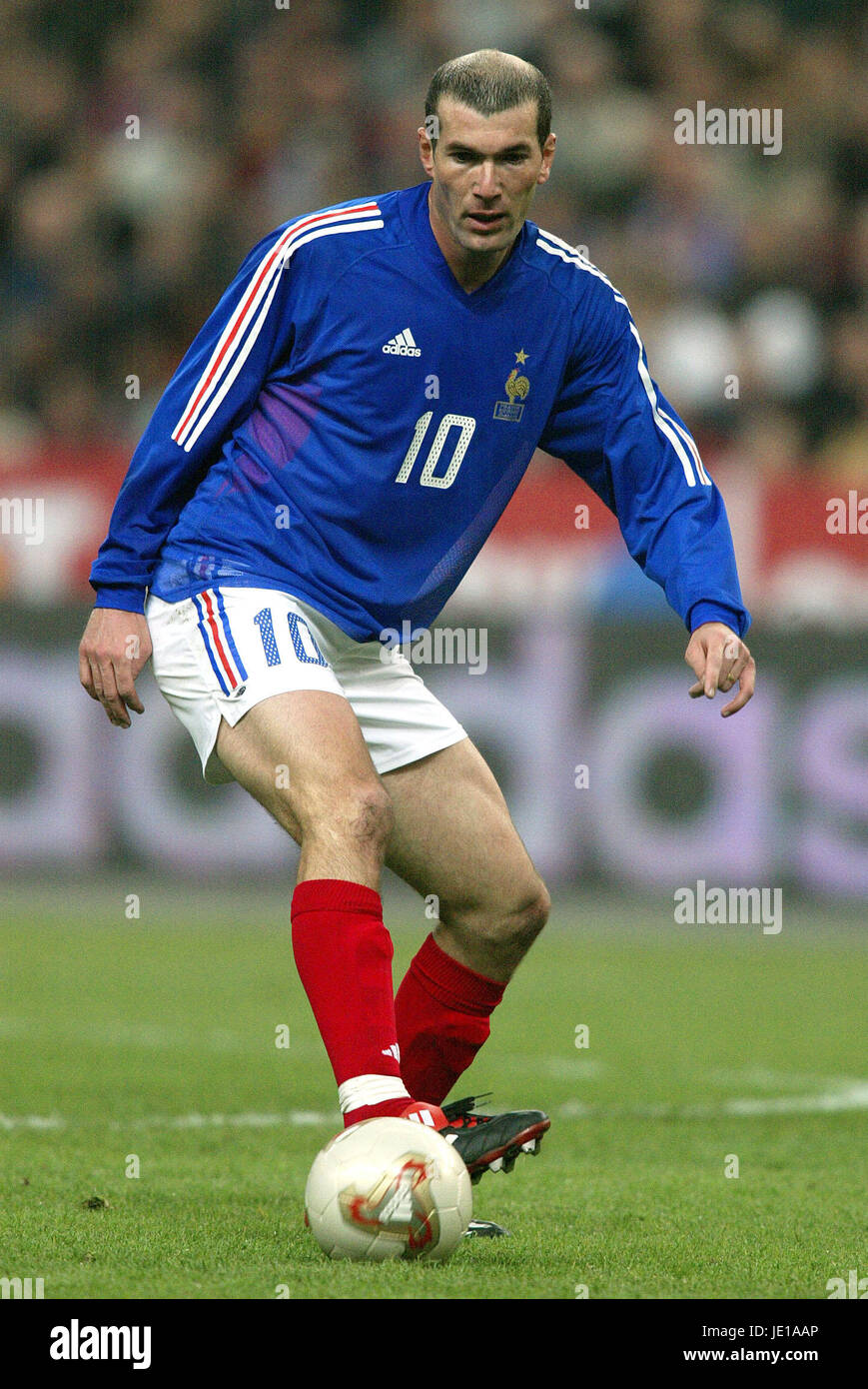 Zinedine Zidane Frankreich Real Madrid Cf Stade Frankreich Paris 27 Marz 2002 Stockfotografie Alamy